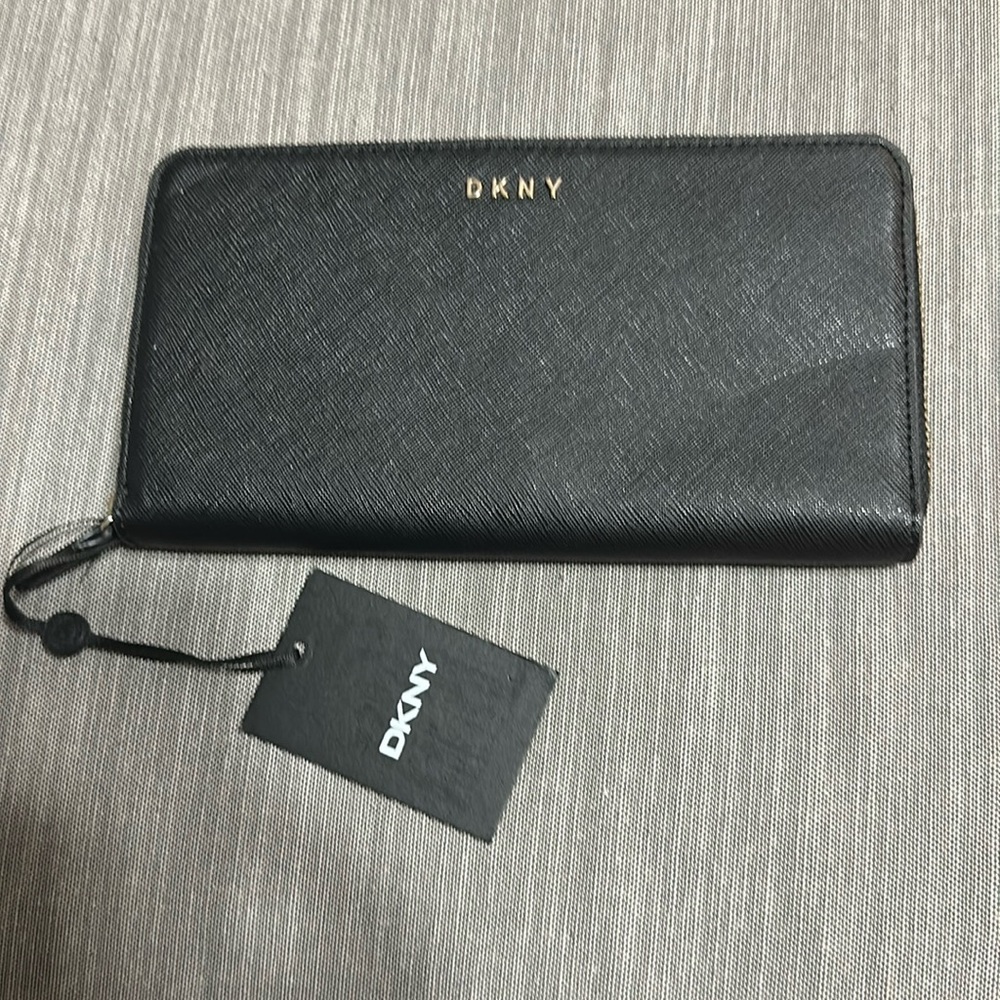 DKNY Wallet